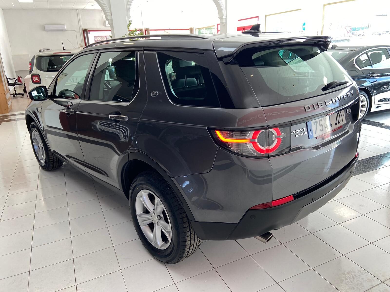 LAND-ROVER DISCOVERY SPORT 2.2 TD4 SE AWD