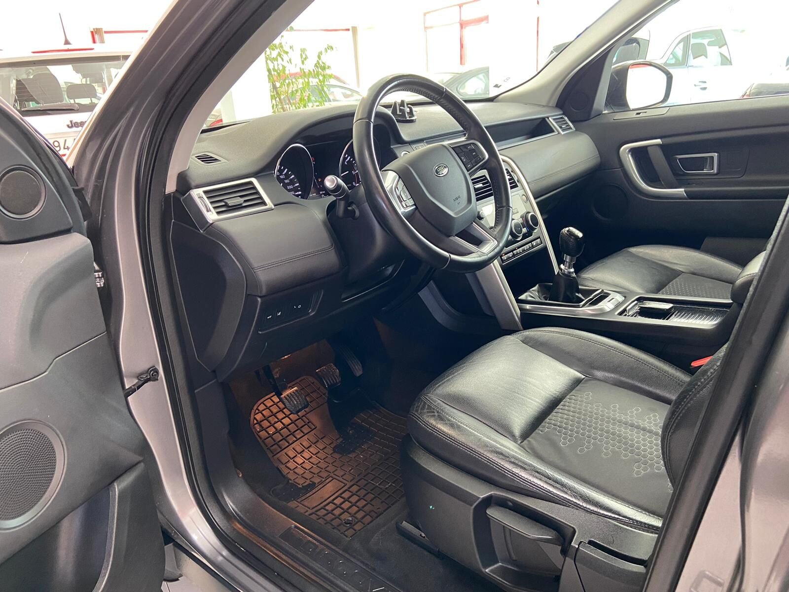 LAND-ROVER DISCOVERY SPORT 2.2 TD4 SE AWD