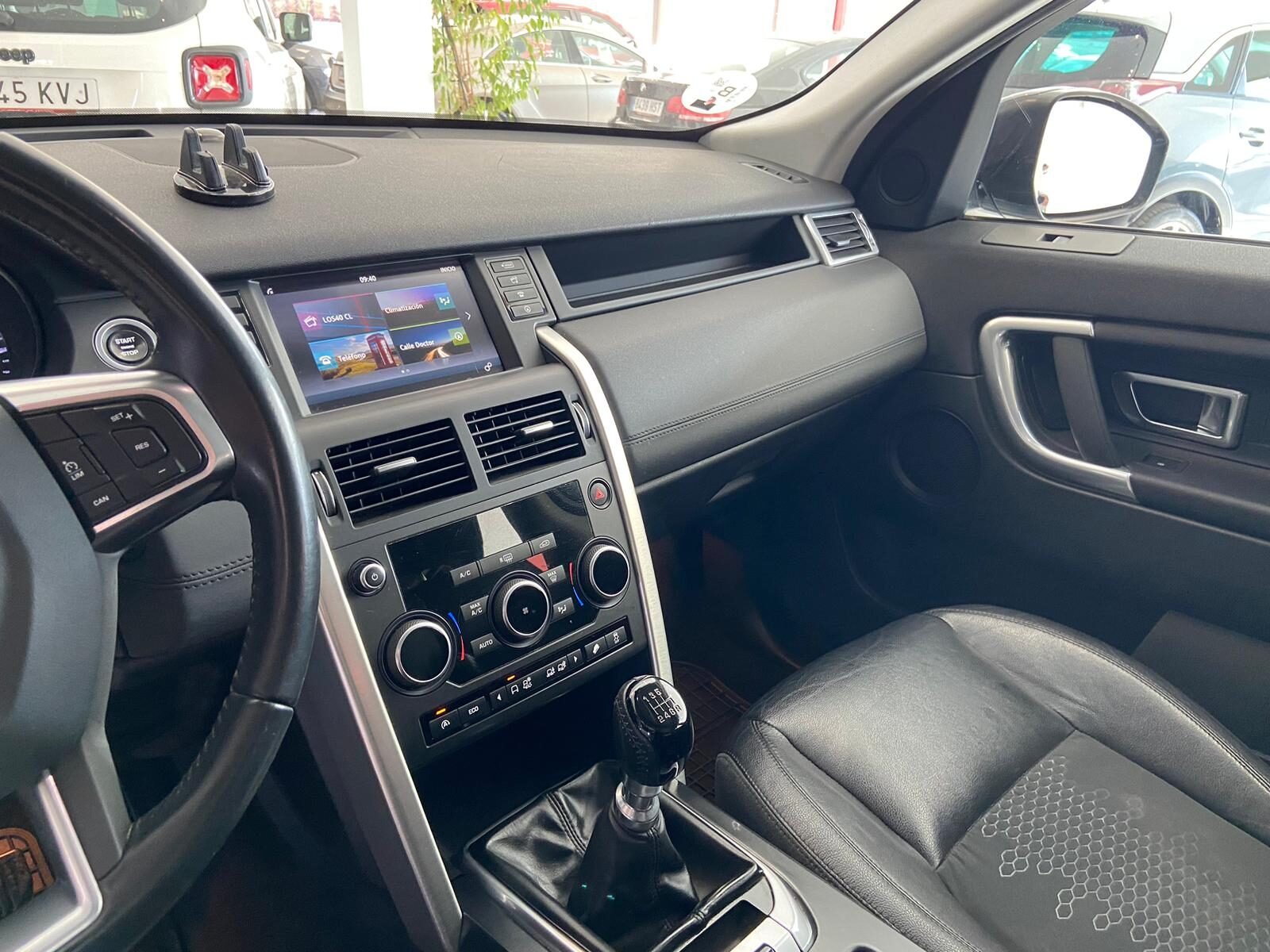 LAND-ROVER DISCOVERY SPORT 2.2 TD4 SE AWD