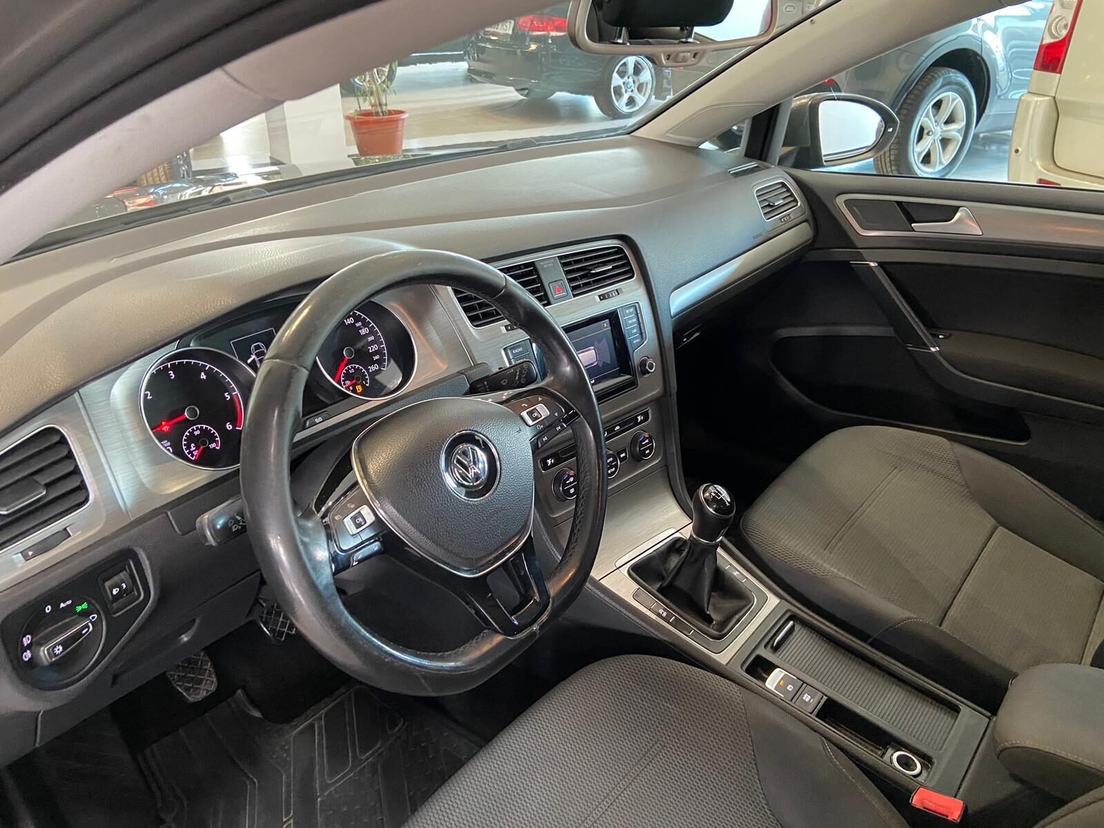 VOLKSWAGEN GOLF 1.6 TDI BMT