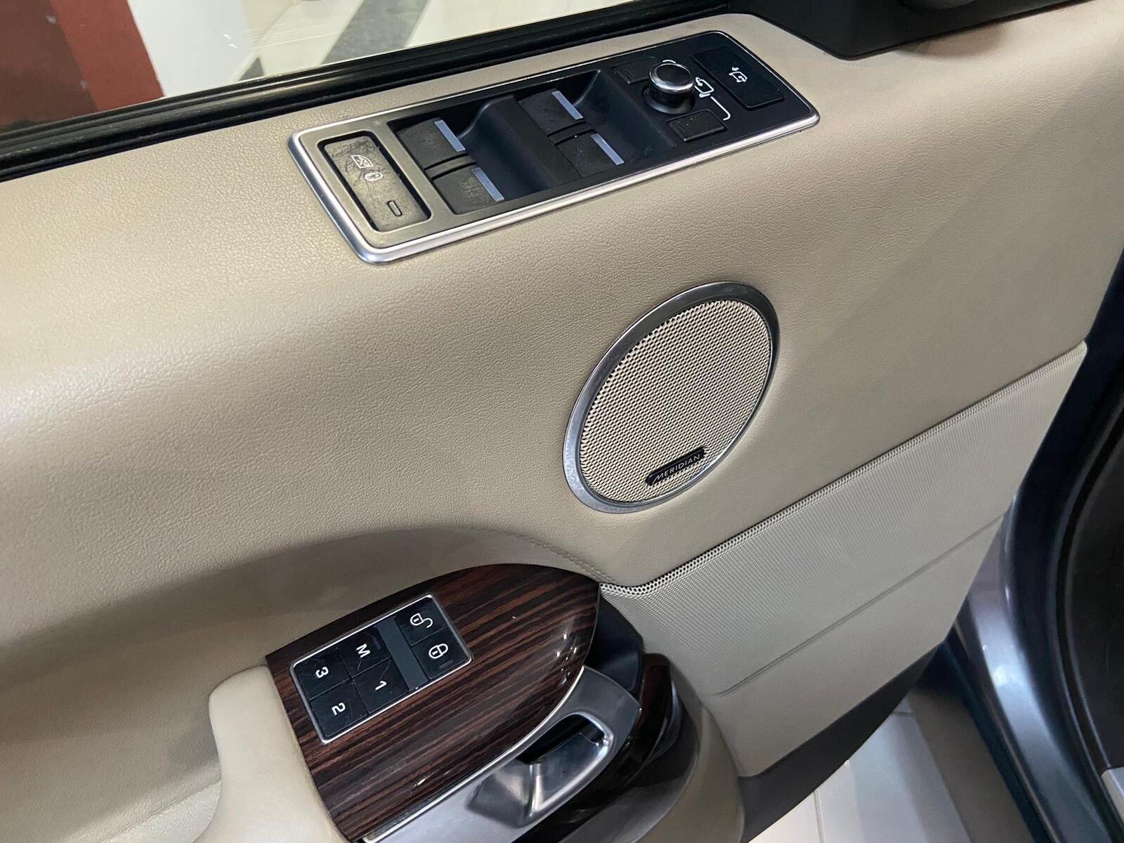 LAND-ROVER RANGE ROVER 4.4 SDI AUTOBIOGRAPHY