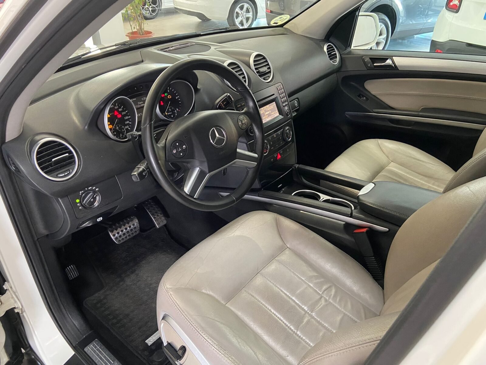 MERCEDES-BENZ ML 300 CDI
