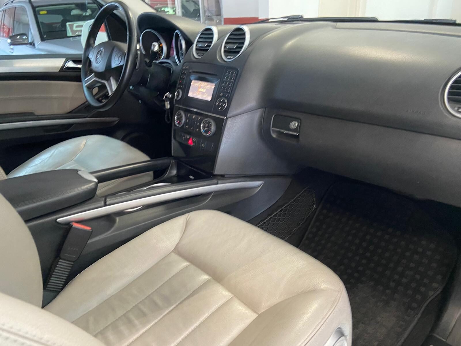 MERCEDES-BENZ ML 300 CDI
