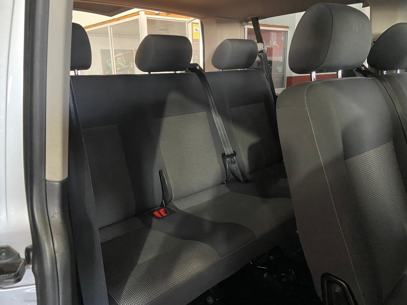 VOLKSWAGEN CARAVELLE 2.0 TDI 9 PLAZAS