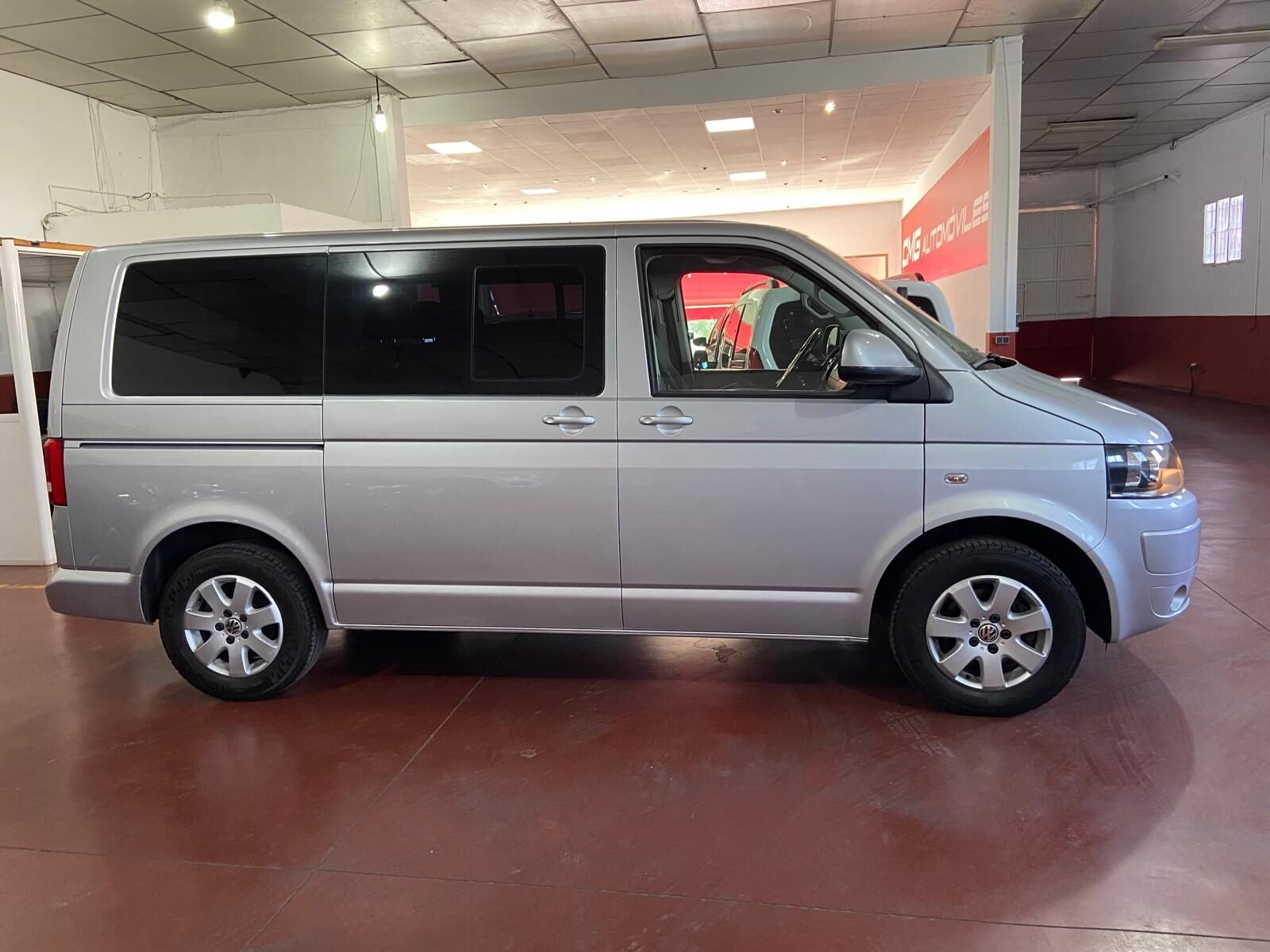 VOLKSWAGEN CARAVELLE 2.0 TDI 9 PLAZAS