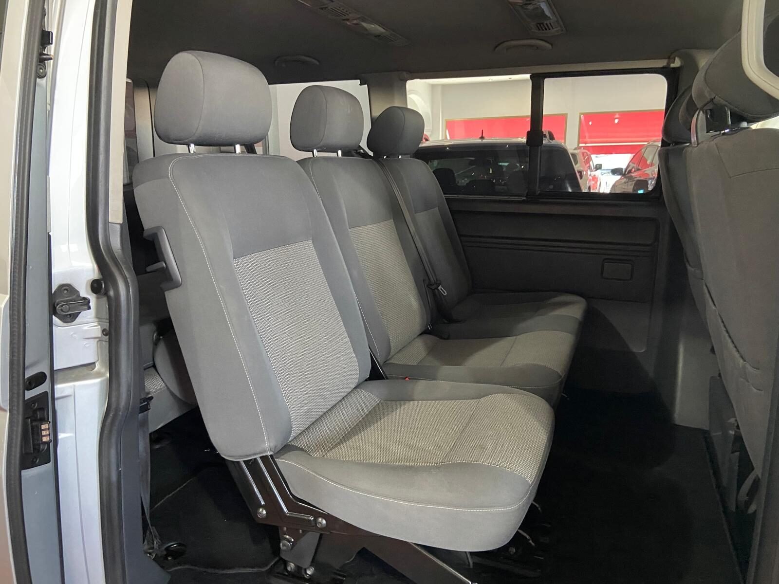 VOLKSWAGEN CARAVELLE 2.0 TDI 9 PLAZAS