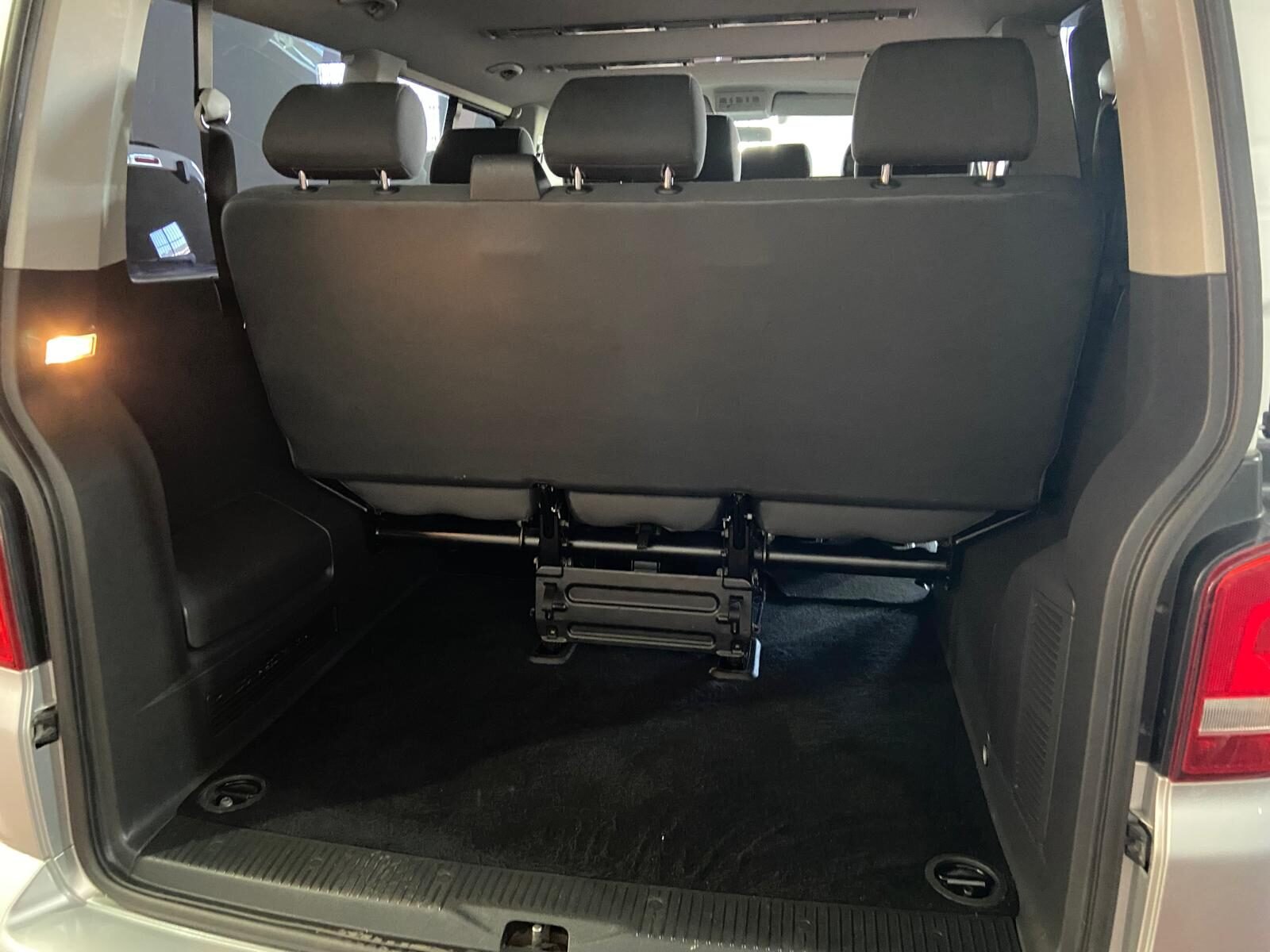 VOLKSWAGEN CARAVELLE 2.0 TDI 9 PLAZAS