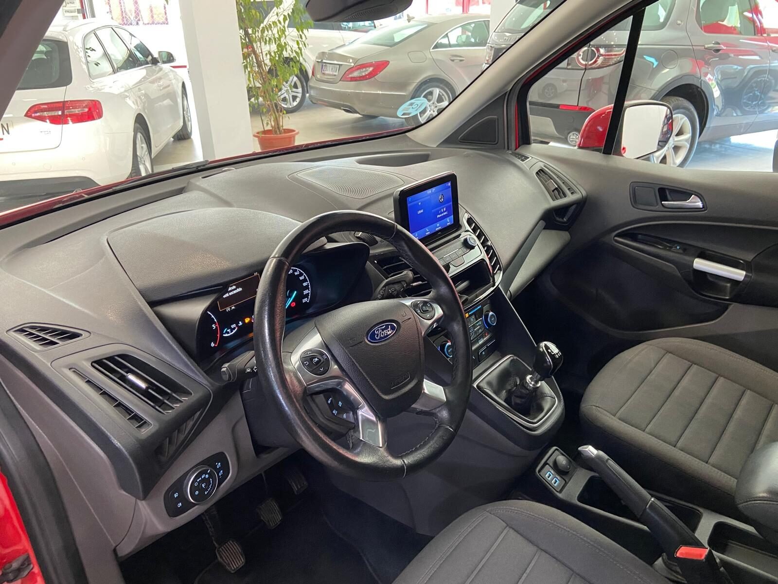 FORD TOURNEO CONNECT 1.5 TDCI TITANIUM