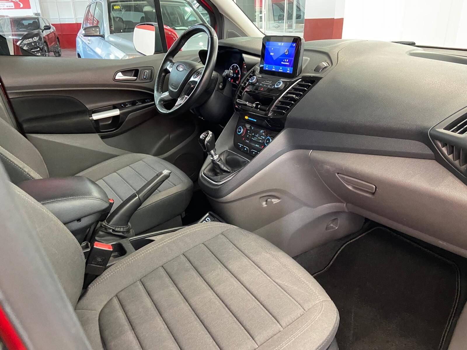 FORD TOURNEO CONNECT 1.5 TDCI TITANIUM