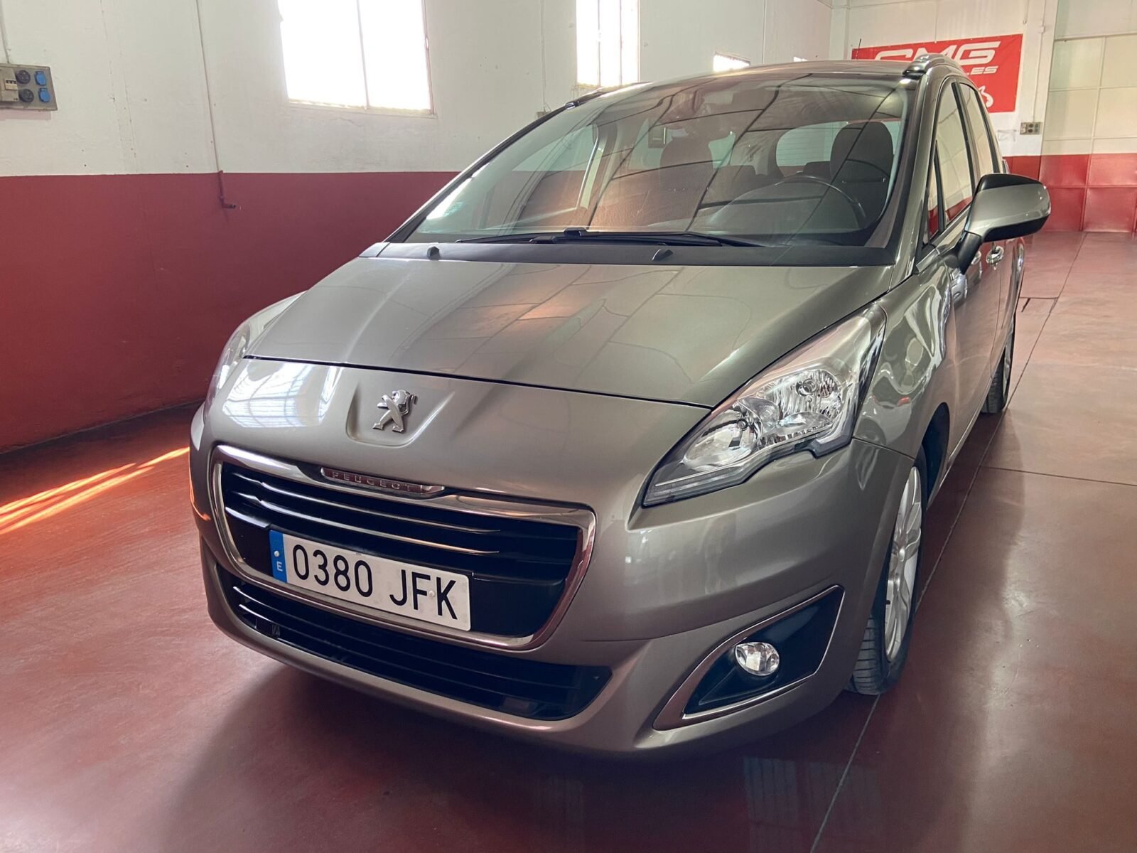 PEUGEOT 5008 1.6 HDI STYLE 7 PLAZAS
