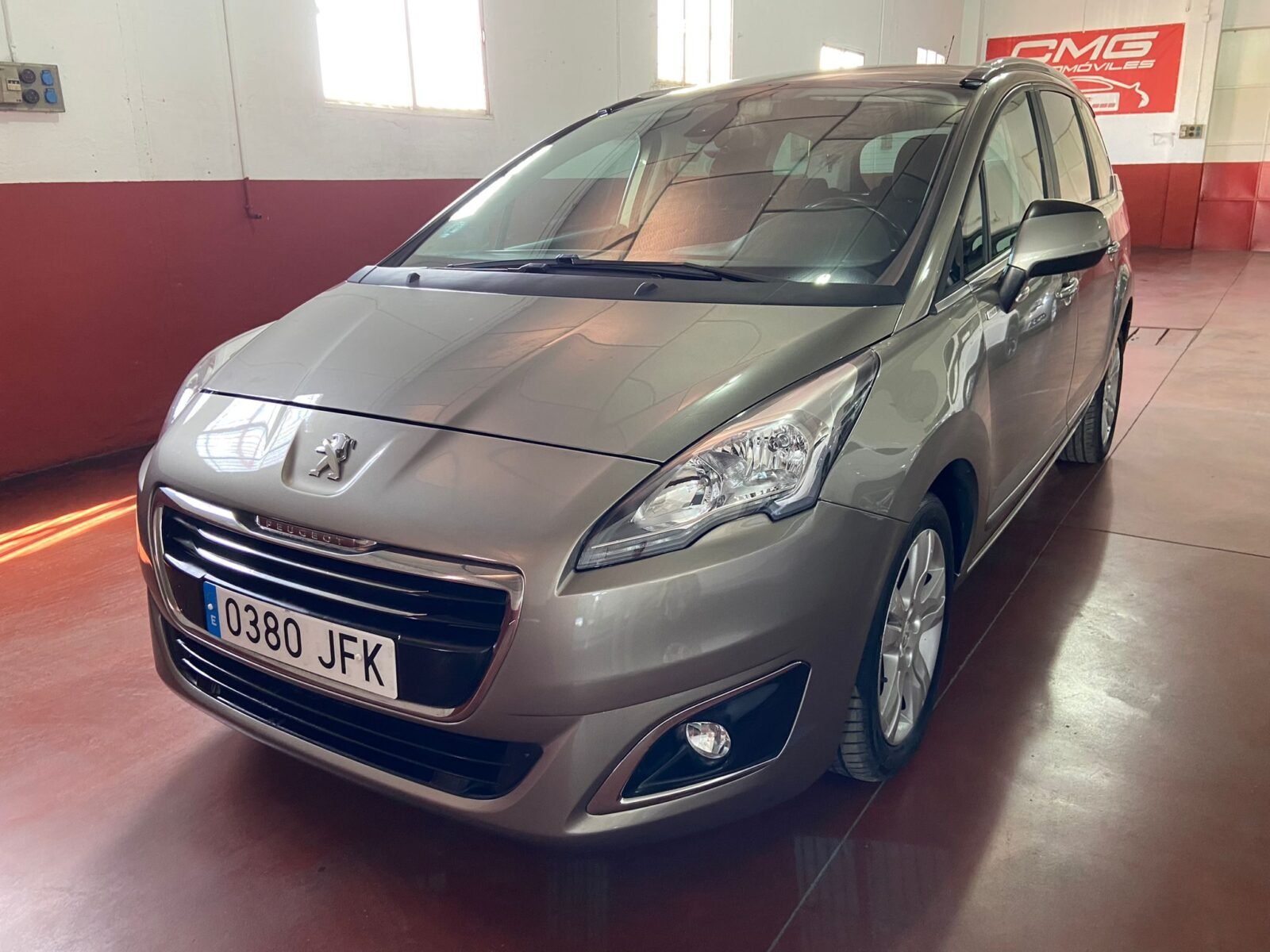 PEUGEOT 5008 1.6 HDI STYLE 7 PLAZAS