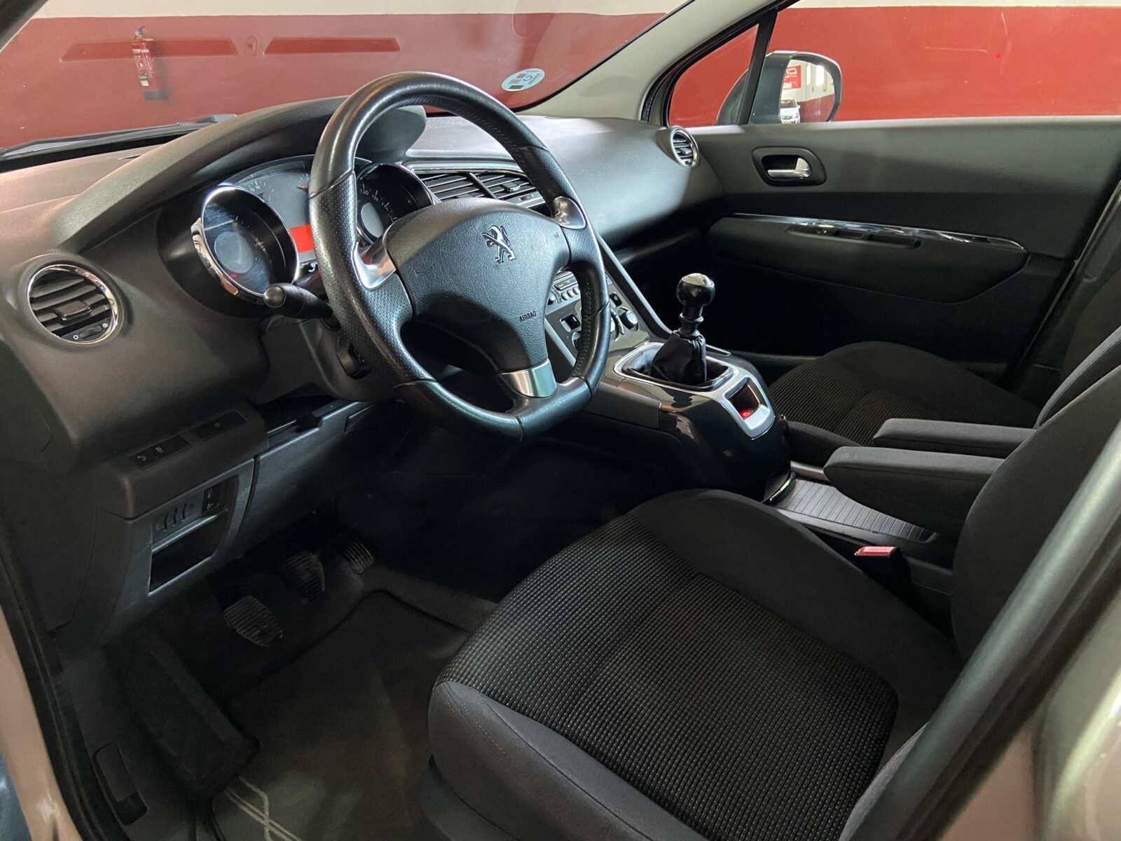 PEUGEOT 5008 1.6 HDI STYLE 7 PLAZAS