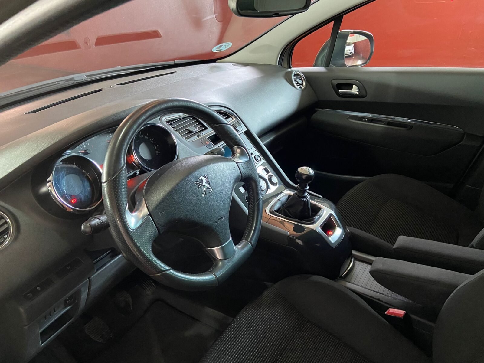 PEUGEOT 5008 1.6 HDI STYLE 7 PLAZAS