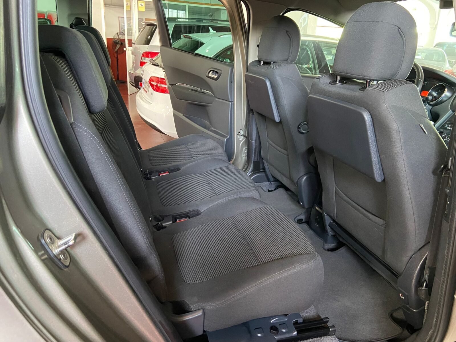 PEUGEOT 5008 1.6 HDI STYLE 7 PLAZAS