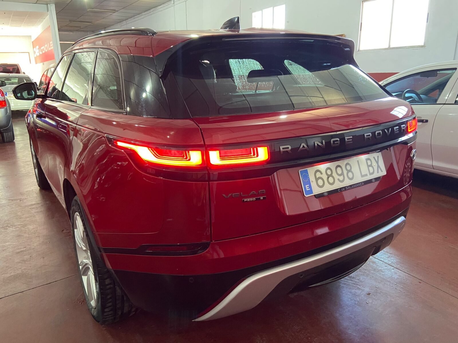 LAND-ROVER RANGE ROVER VELAR 2.0 R-Dinamyc 4x4