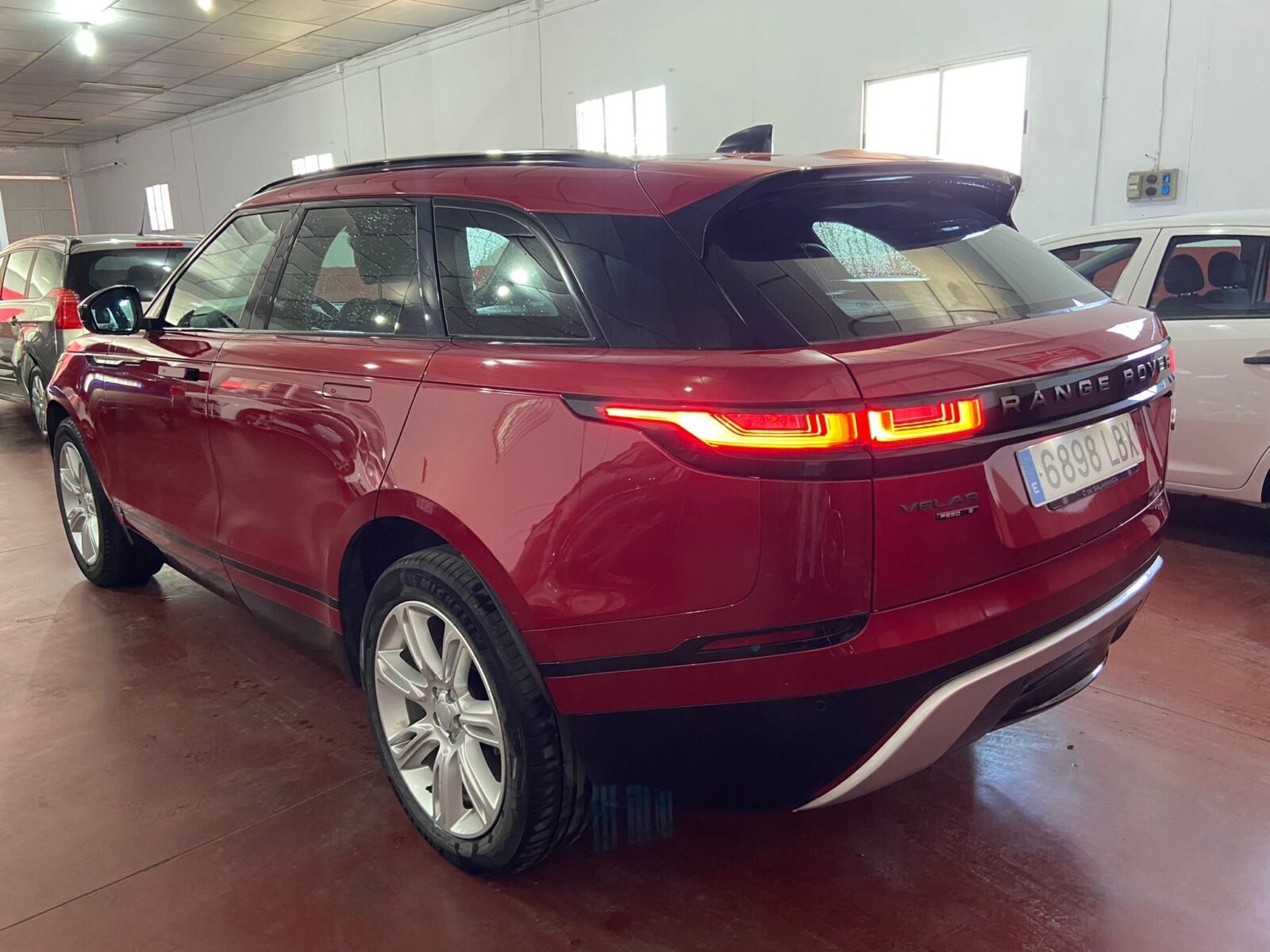 LAND-ROVER RANGE ROVER VELAR 2.0 R-Dinamyc 4x4