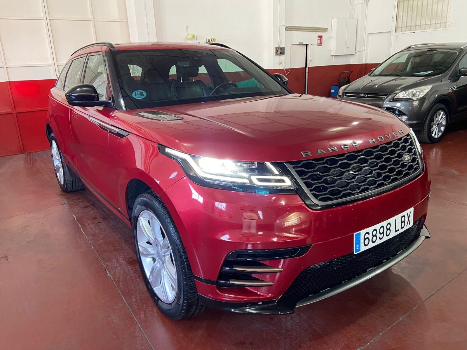 LAND-ROVER RANGE ROVER VELAR 2.0 R-Dinamyc 4x4
