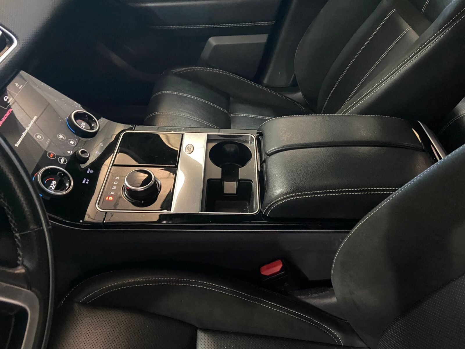 LAND-ROVER RANGE ROVER VELAR 2.0 R-Dinamyc 4x4