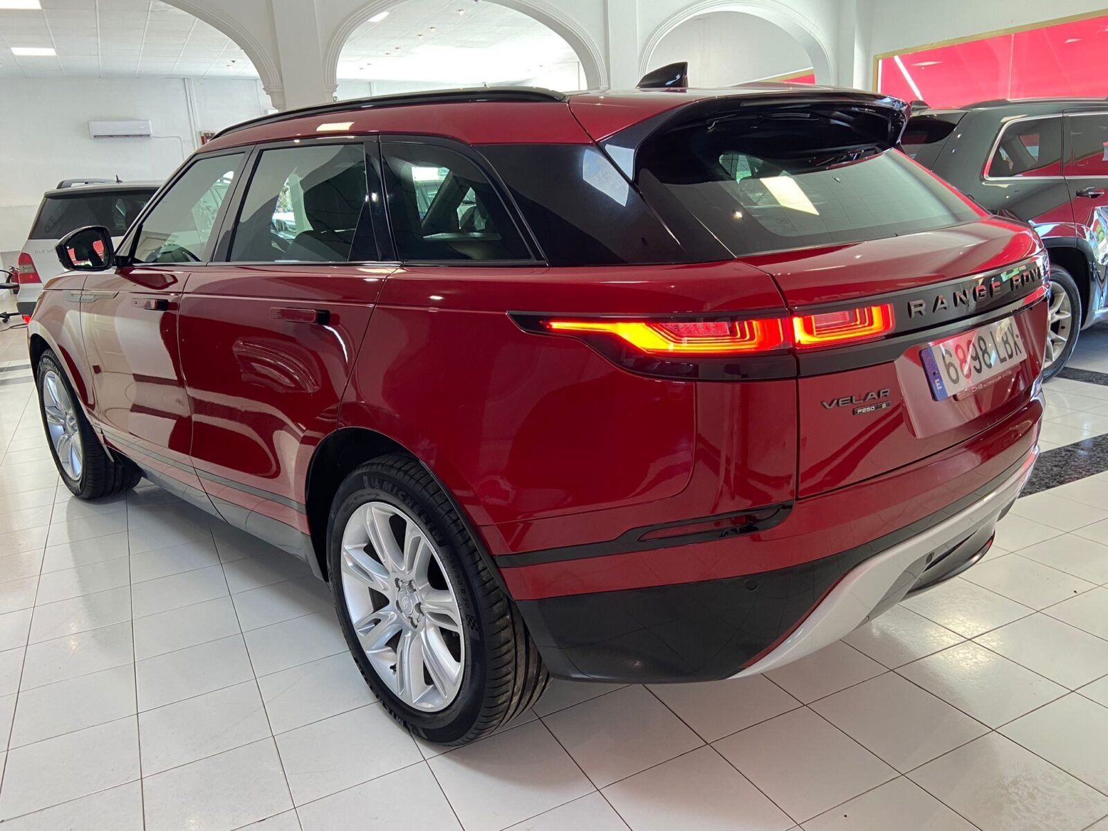 LAND-ROVER RANGE ROVER VELAR 2.0 turbo R-Dinamyc 4x4