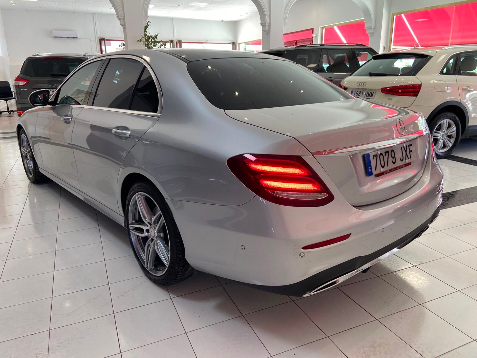 MERCEDES-BENZ Clase E 220 CDI AMG LINE 