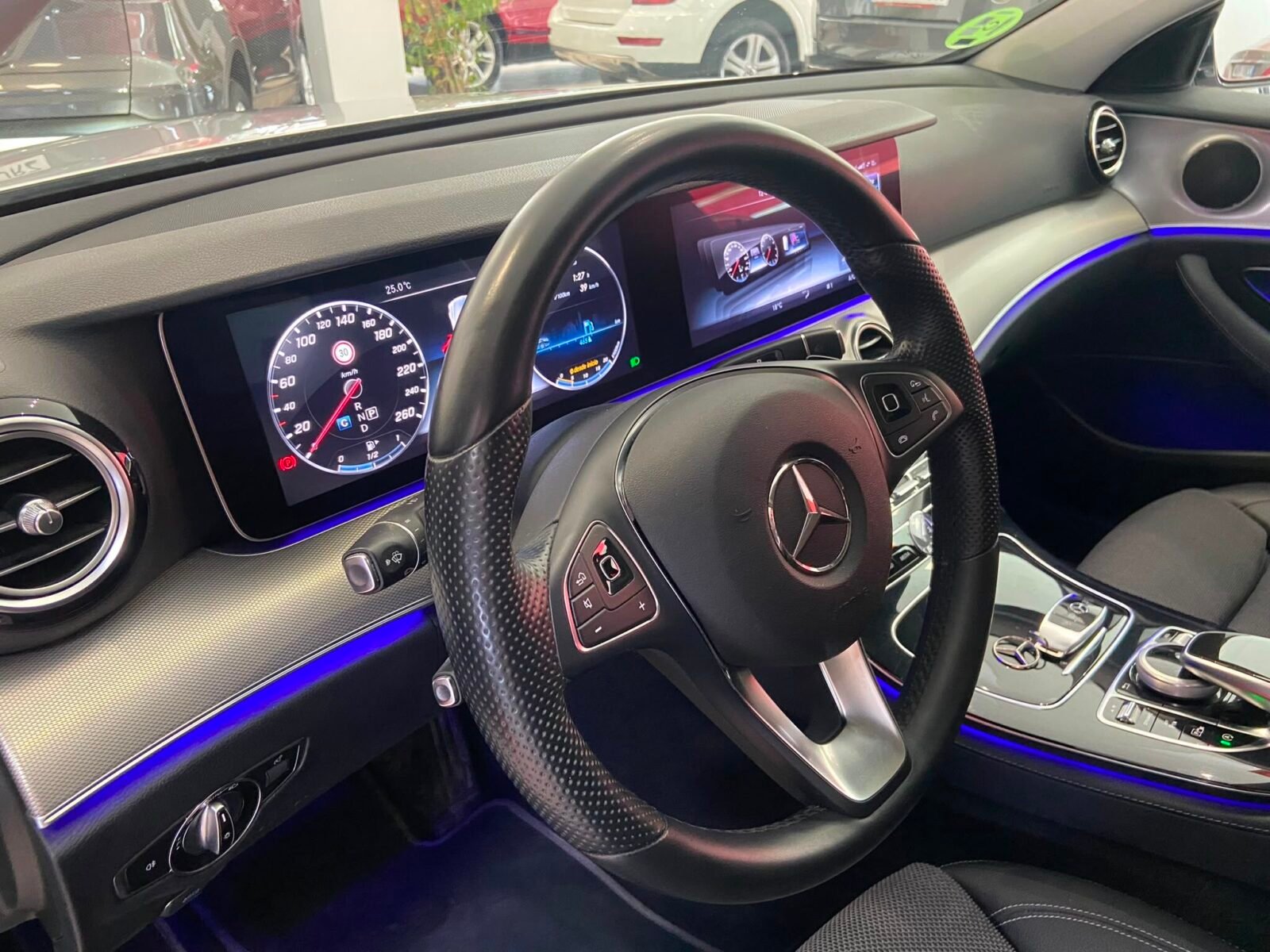 MERCEDES-BENZ Clase E 220 CDI AMG LINE 
