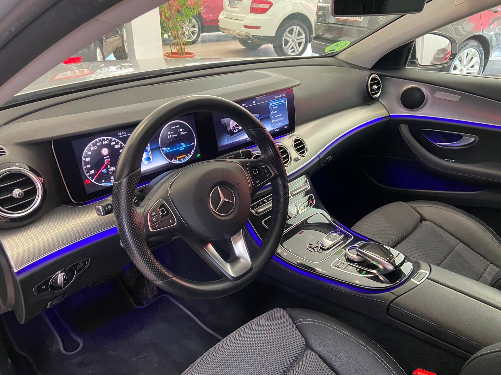 MERCEDES-BENZ Clase E 220 CDI AMG LINE 