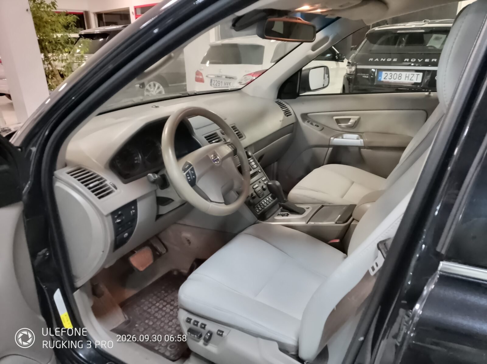 VOLVO XC90 D5 MOMMETUN